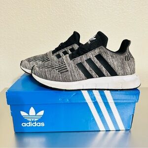 Adidas Swift Run J Shoes Youth 4.5 White & Black Knit Sneakers EE7022 Originals